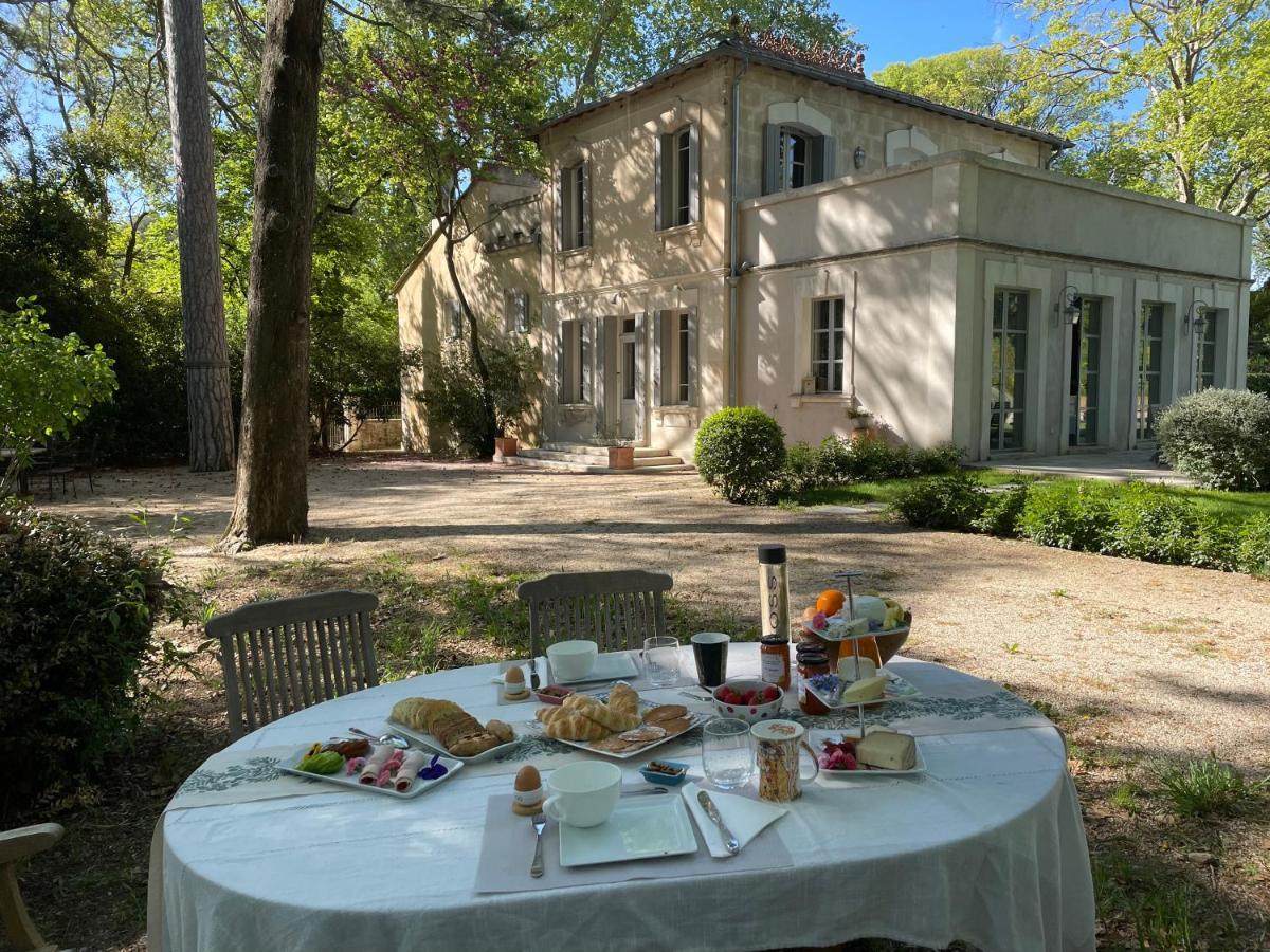 Ermitage Notre Dame De Vacquieres Bed & Breakfast Noves Eksteriør bilde