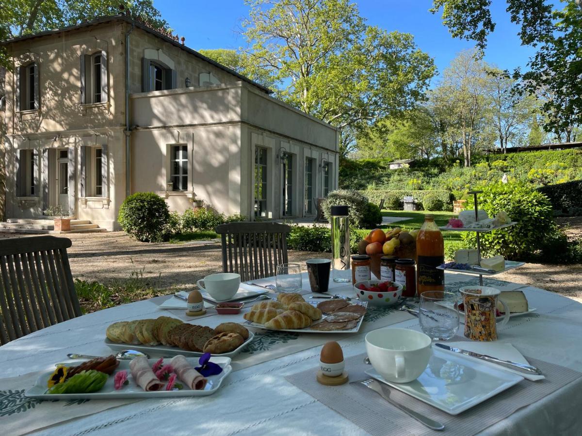 Ermitage Notre Dame De Vacquieres Bed & Breakfast Noves Eksteriør bilde