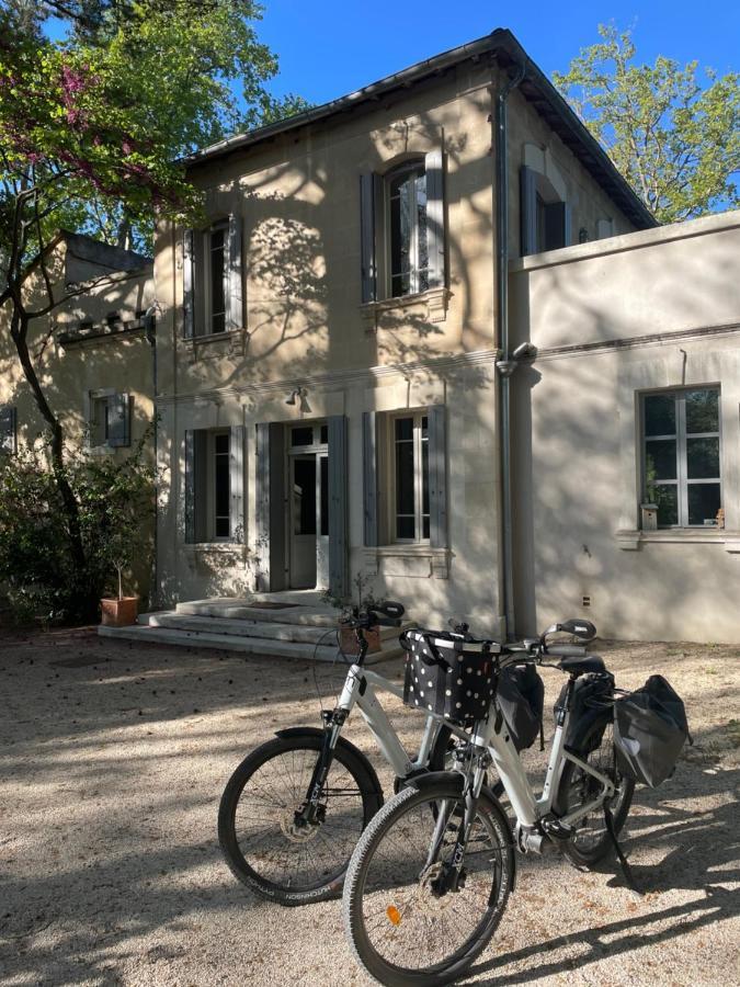 Ermitage Notre Dame De Vacquieres Bed & Breakfast Noves Eksteriør bilde