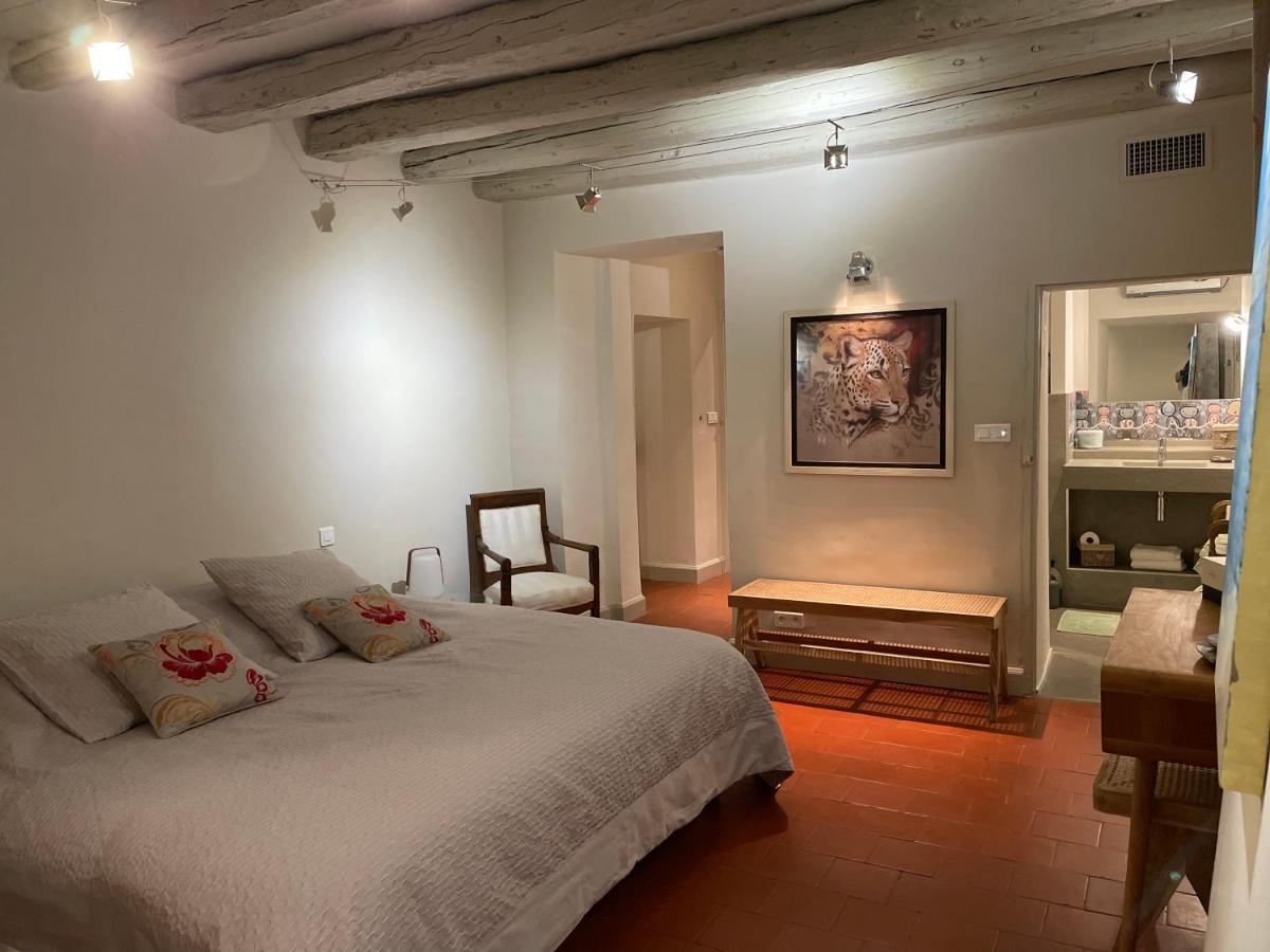 Ermitage Notre Dame De Vacquieres Bed & Breakfast Noves Eksteriør bilde